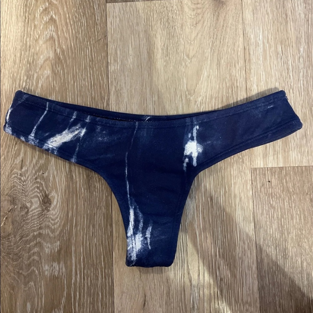 Mindori whale tale bikini bottoms